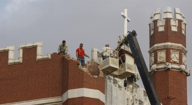 Earthquake damage at a building at St. Gregory's University in Shawnee, OK, in 2011. (AP photo)